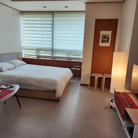 Cute And Cozy House - 5Min To Sinsa Station, 1Min To Garosugil Apartment Seoul Exterior photo